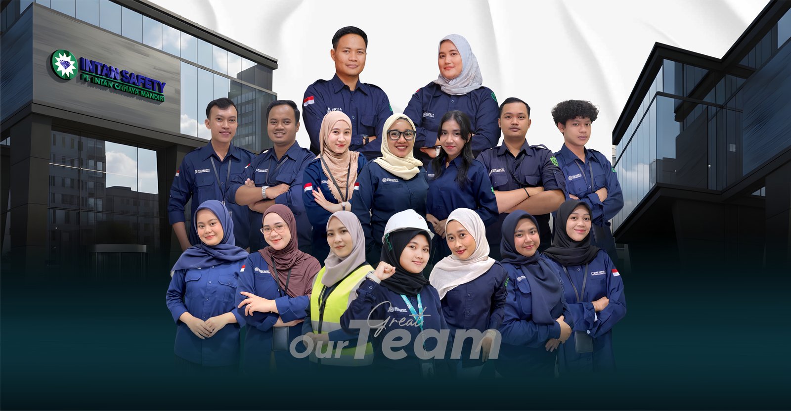Tim profesional Intan Safety Jogja dalam layanan pelatihan dan konsultasi K3